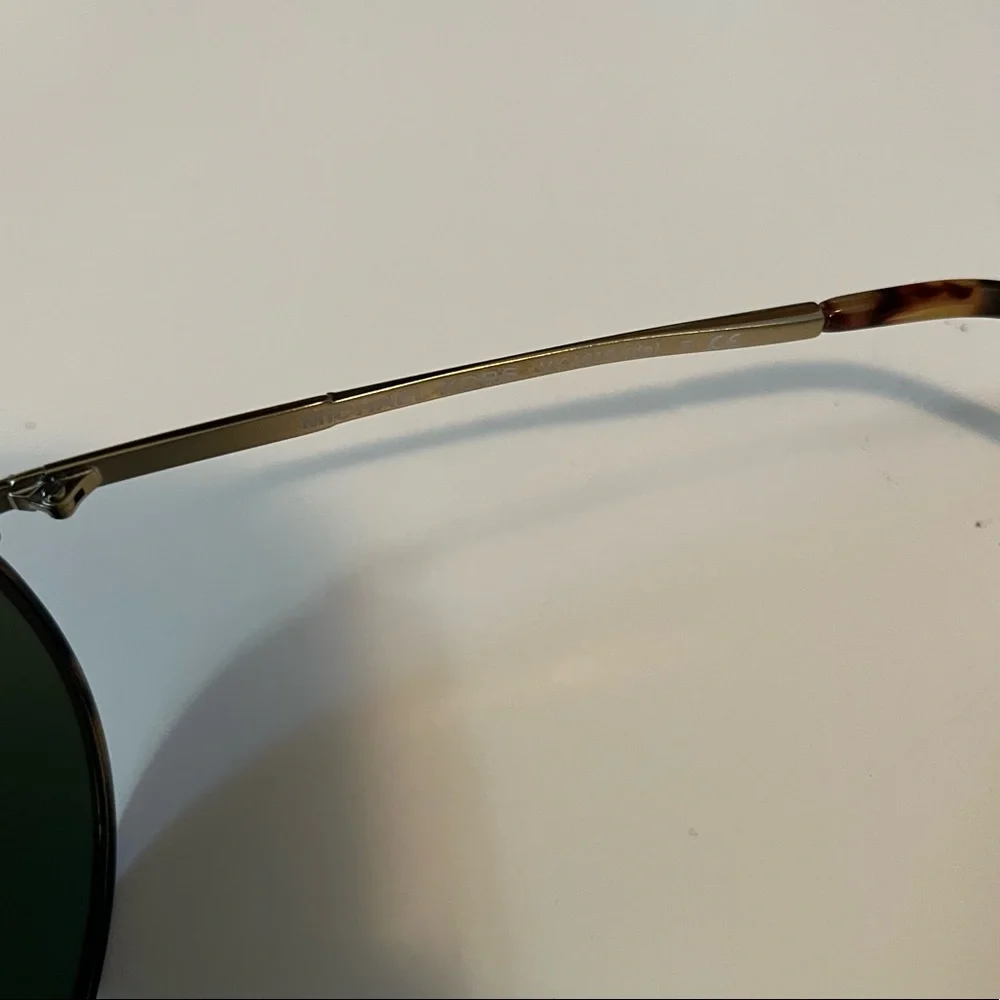 Michael Kors Women’s aviator sunglasses - Picture 3 of 4